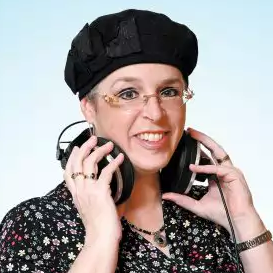 קריינית באנגלית ויקטוריה פיינרמן